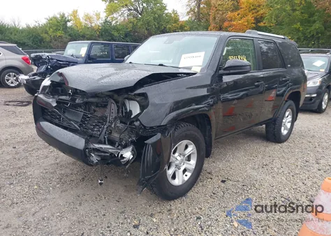 2022 Toyota 4Runner Sr5 z USA, uszkodzony, nr VIN JTEMU5JRXN6033099